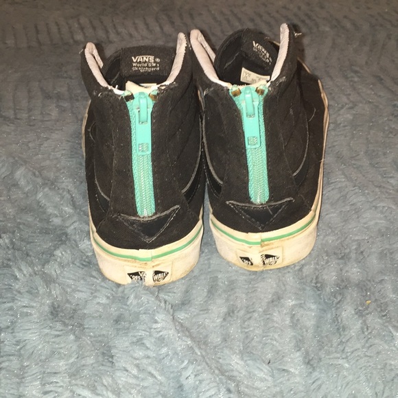 Unisex High Top Vans - Picture 2 of 4